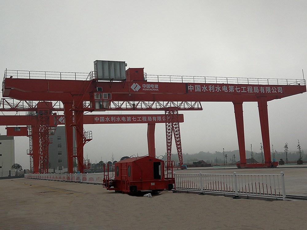 建筑產(chǎn)業(yè)化龍門吊安裝